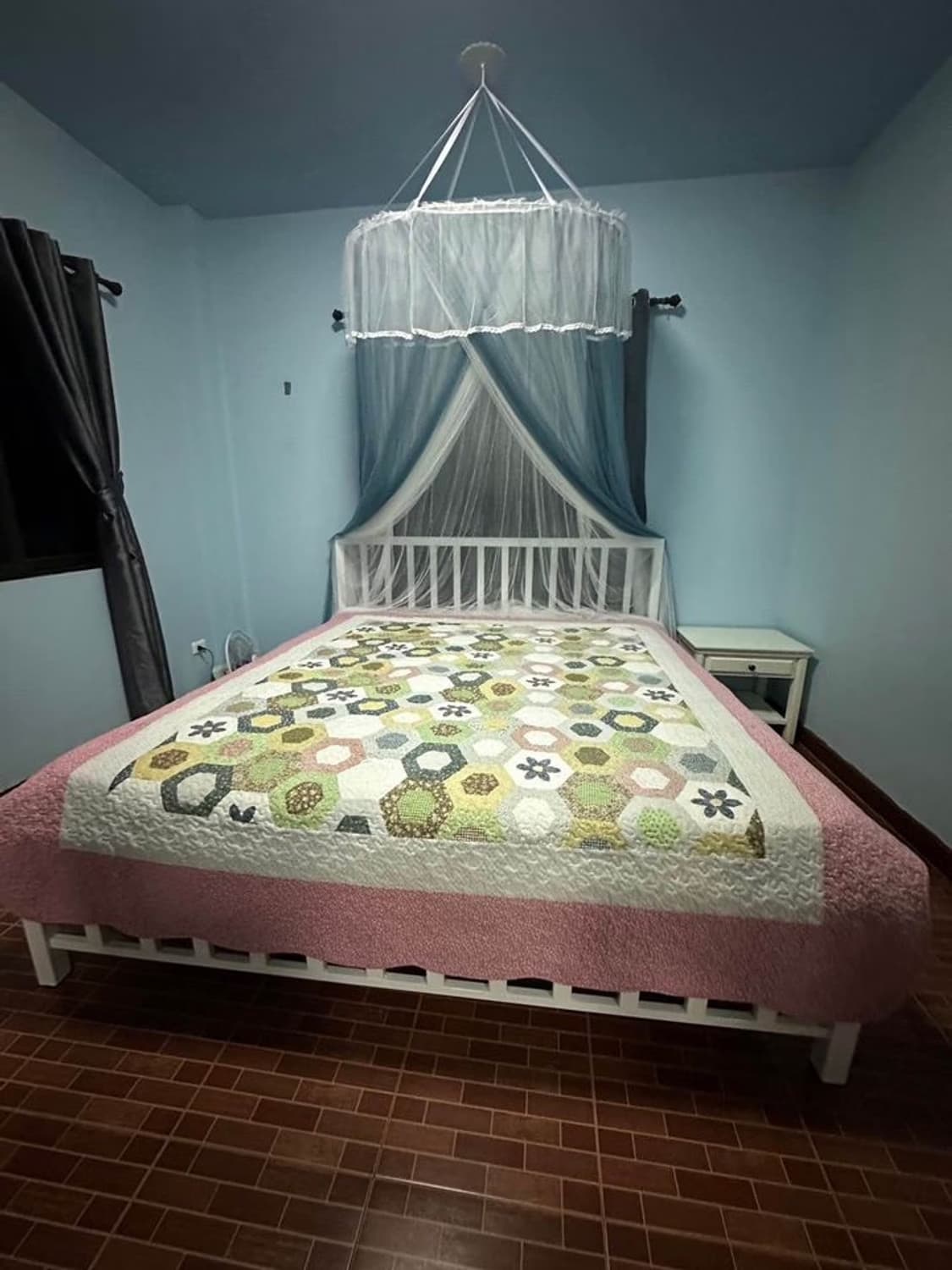 6 Bed House for Rent in San Sai - Image 8