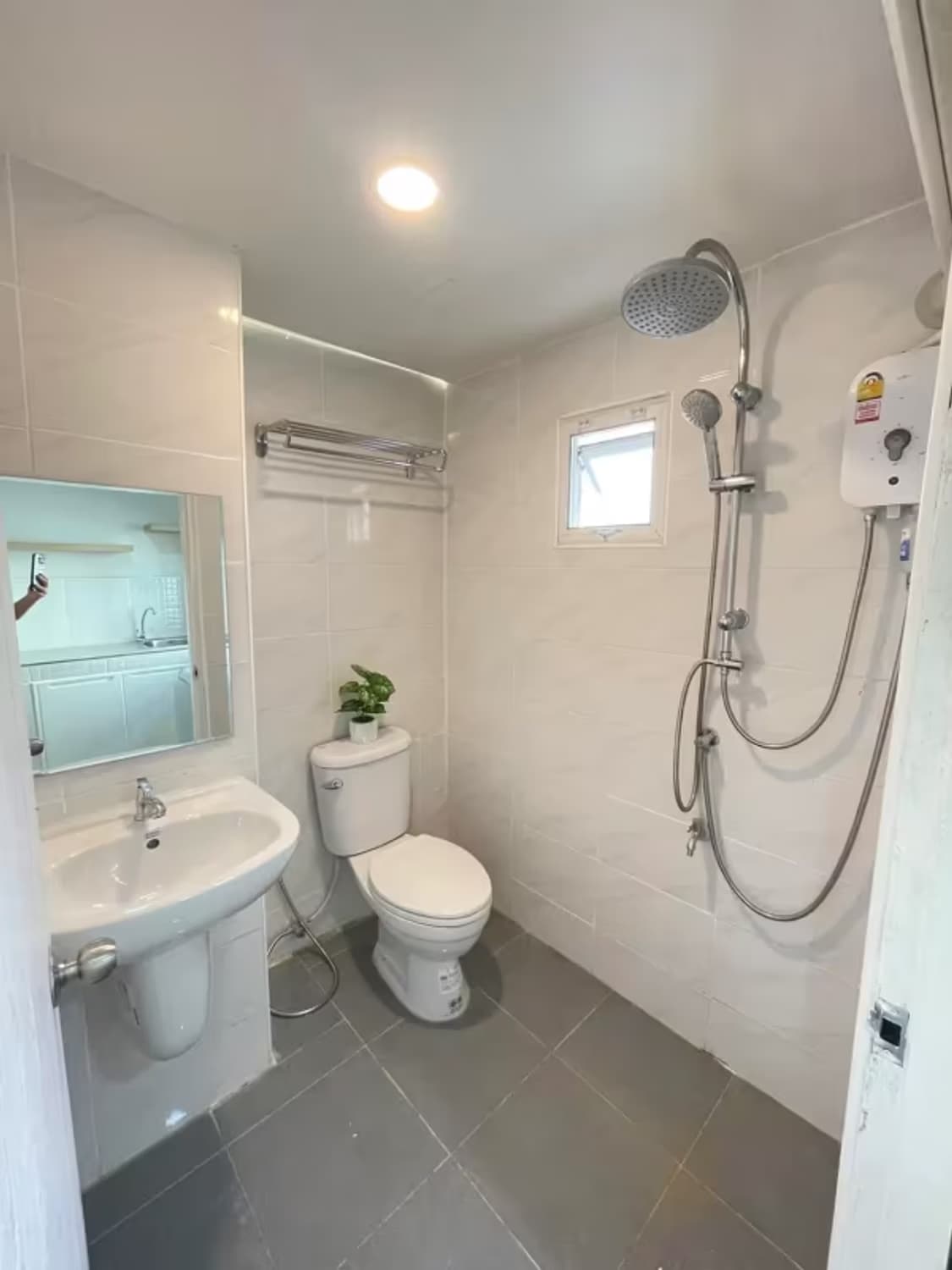 1 Bedroom Condo - Image 5