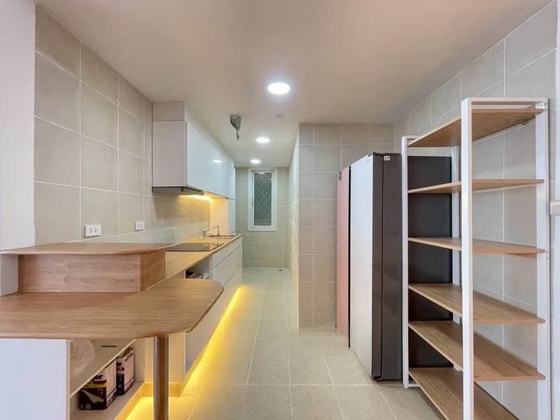 2 Bed Condo for Rent in Khlong Toei