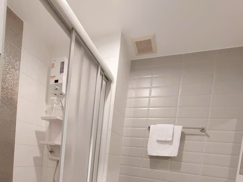 1 Bedroom Condo