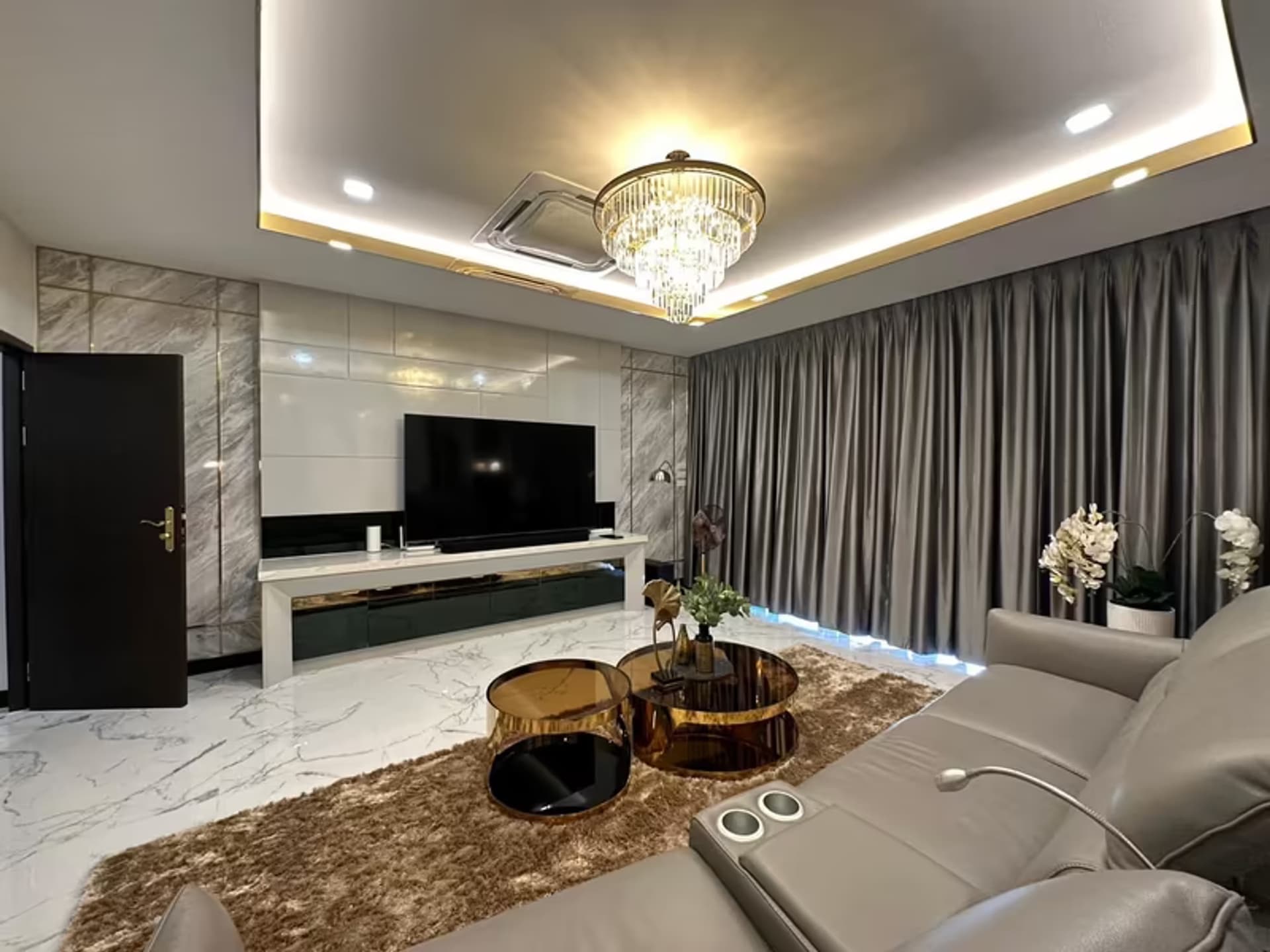 5 Bedroom House - Image 4