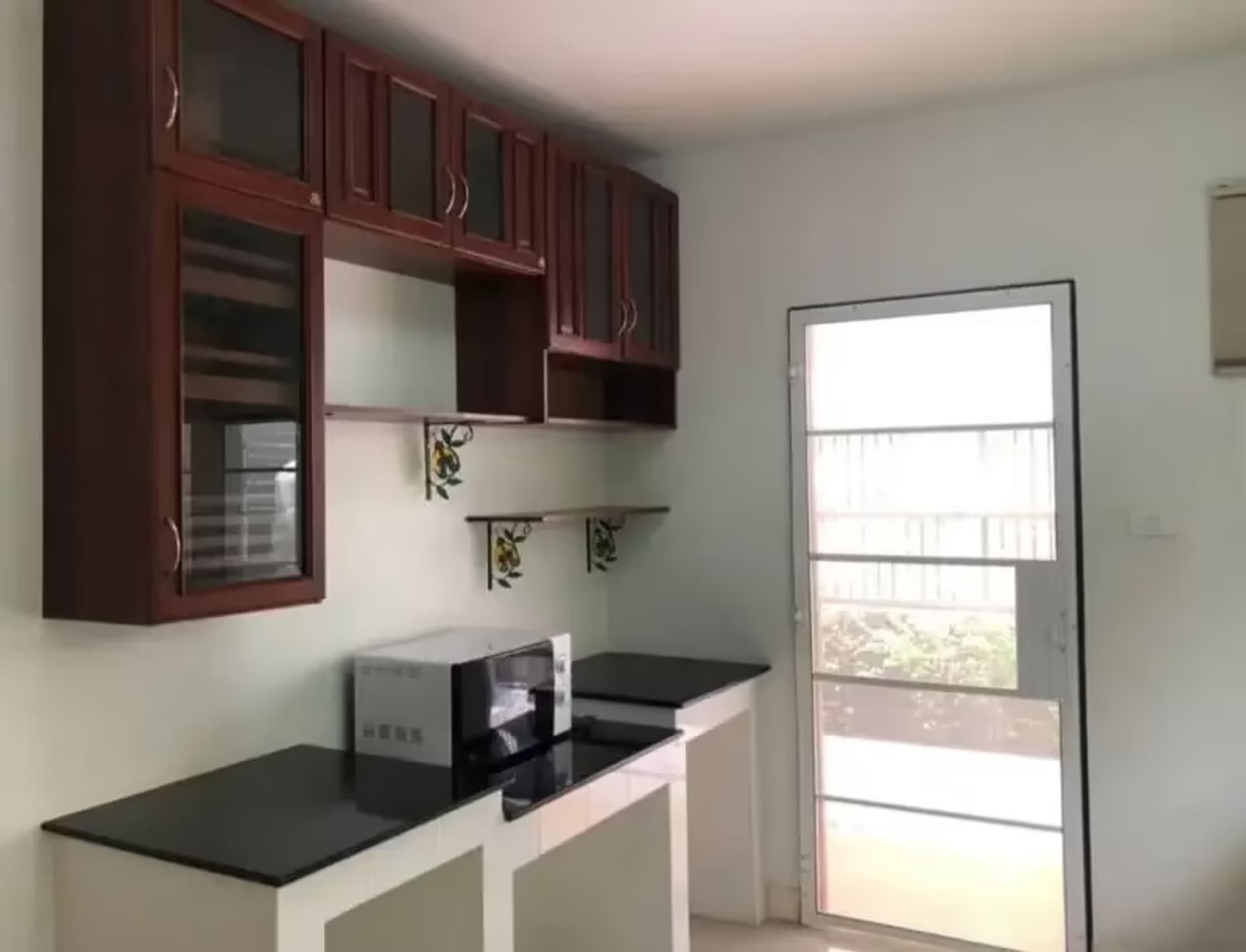 4 Bedroom House - Image 10