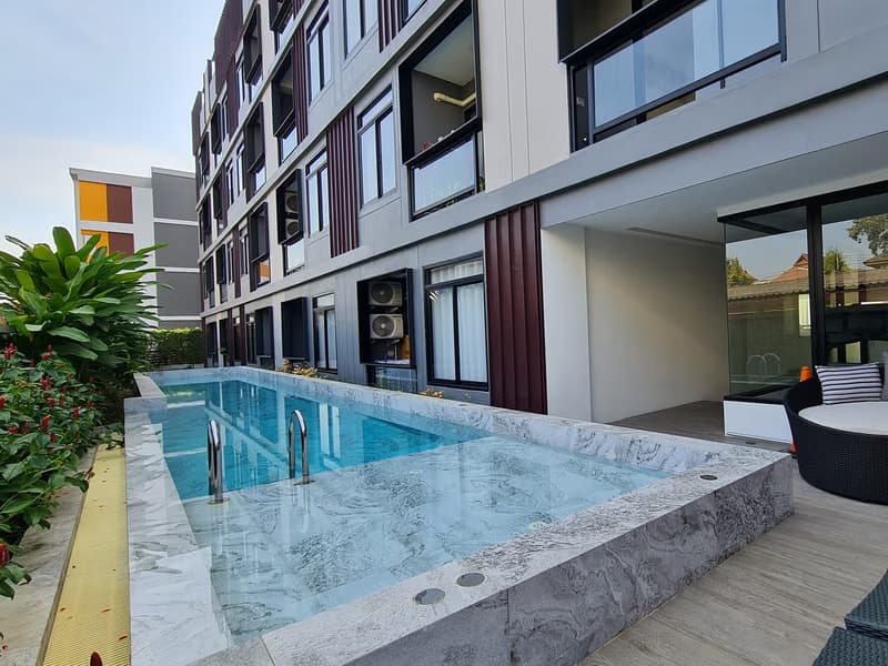 Condo for Rent at The Fore Condo