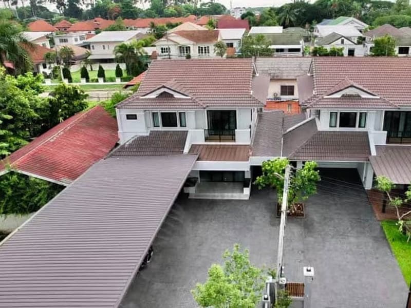 7 Bedroom House