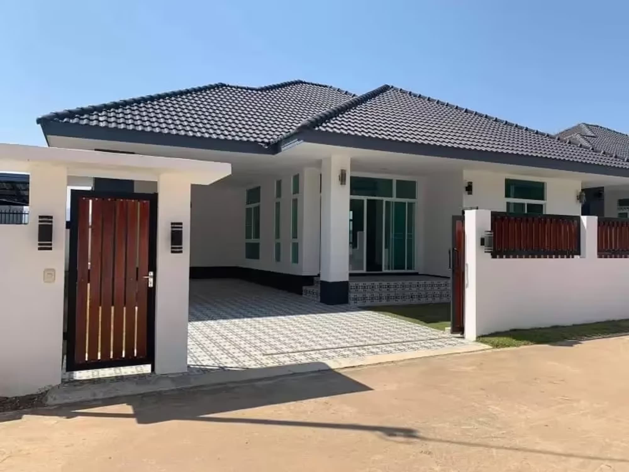 3 Bedroom House - Image 7