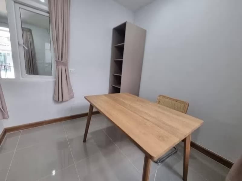 Townhouse for Rent at Golden Town RuamChok