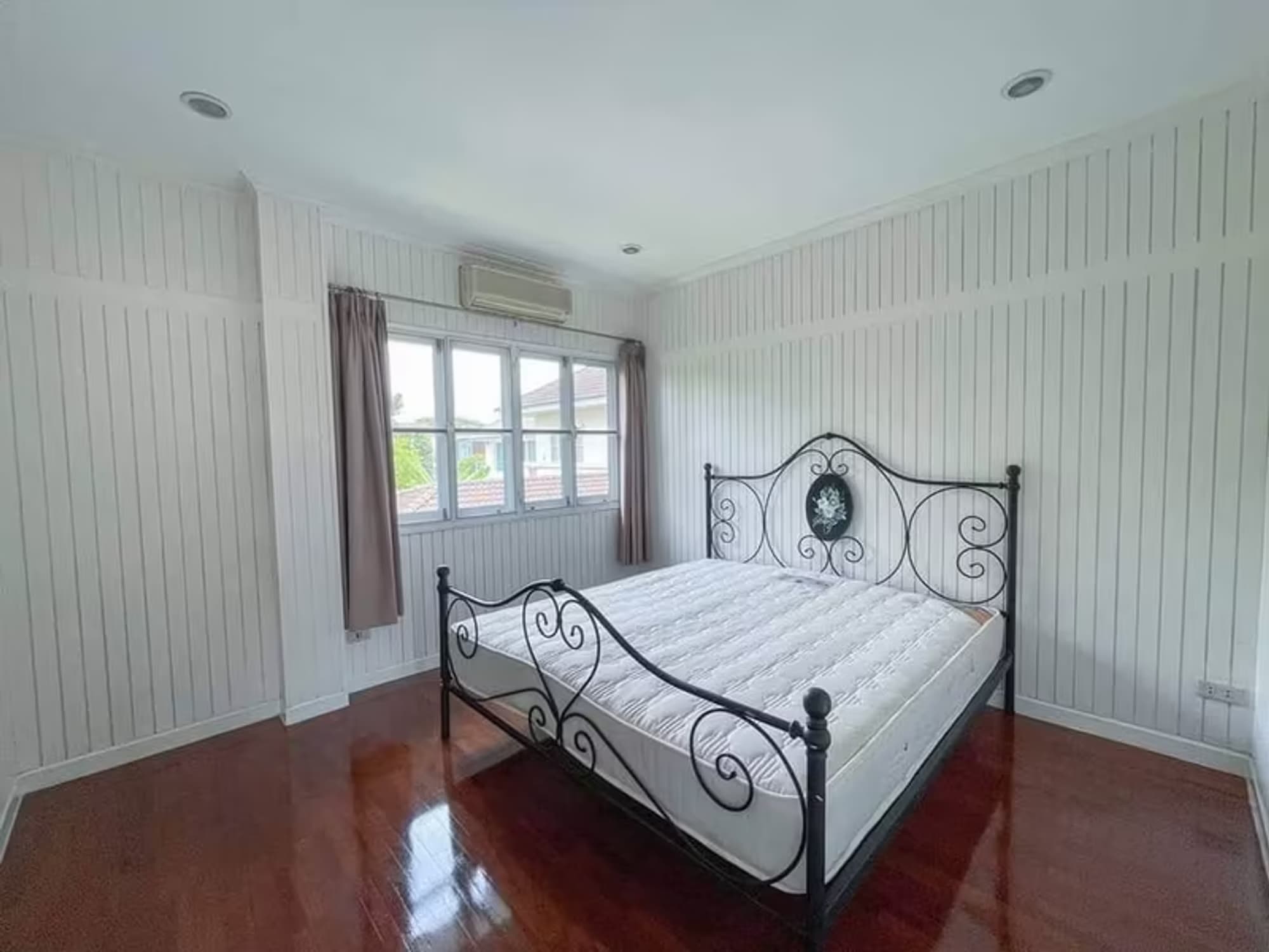 3 Bedroom House - Image 5