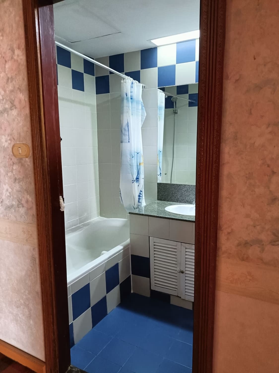 2 Bed Condo for Sale in Khlong San - Image 5