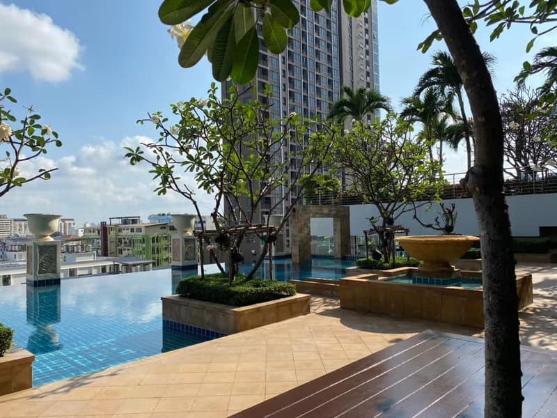 Condo for Rent at Le Luk Condominium