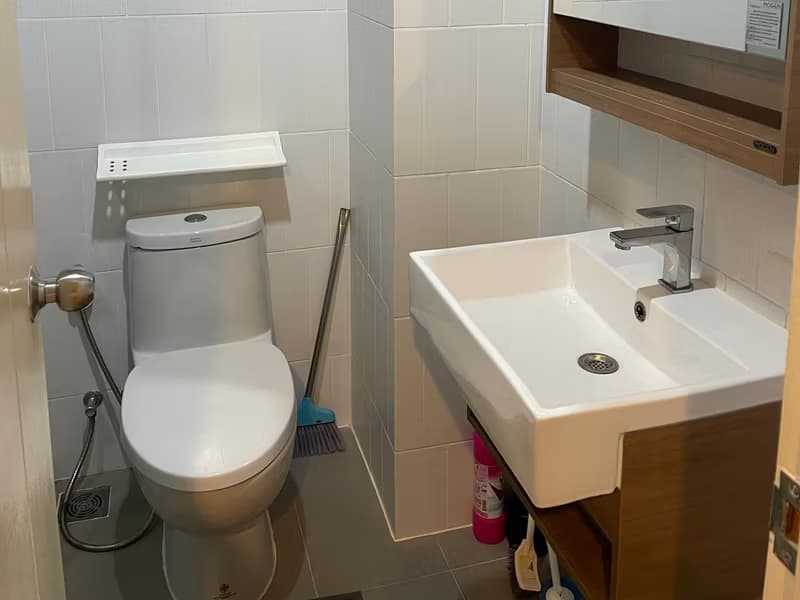 1 Bed Condo for Rent and Sale  Near Queen Sirikit National Convention Centre MRT