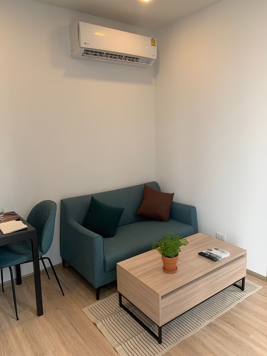 1 Bed Condo for Rent in Phaya Thai - Image 1