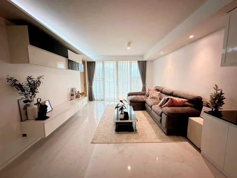 Condo for Sale at Siamese 39