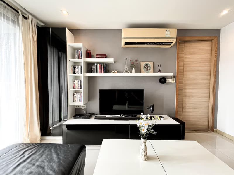 1 Bed Condo for Sale  Near Ekkamai BTS