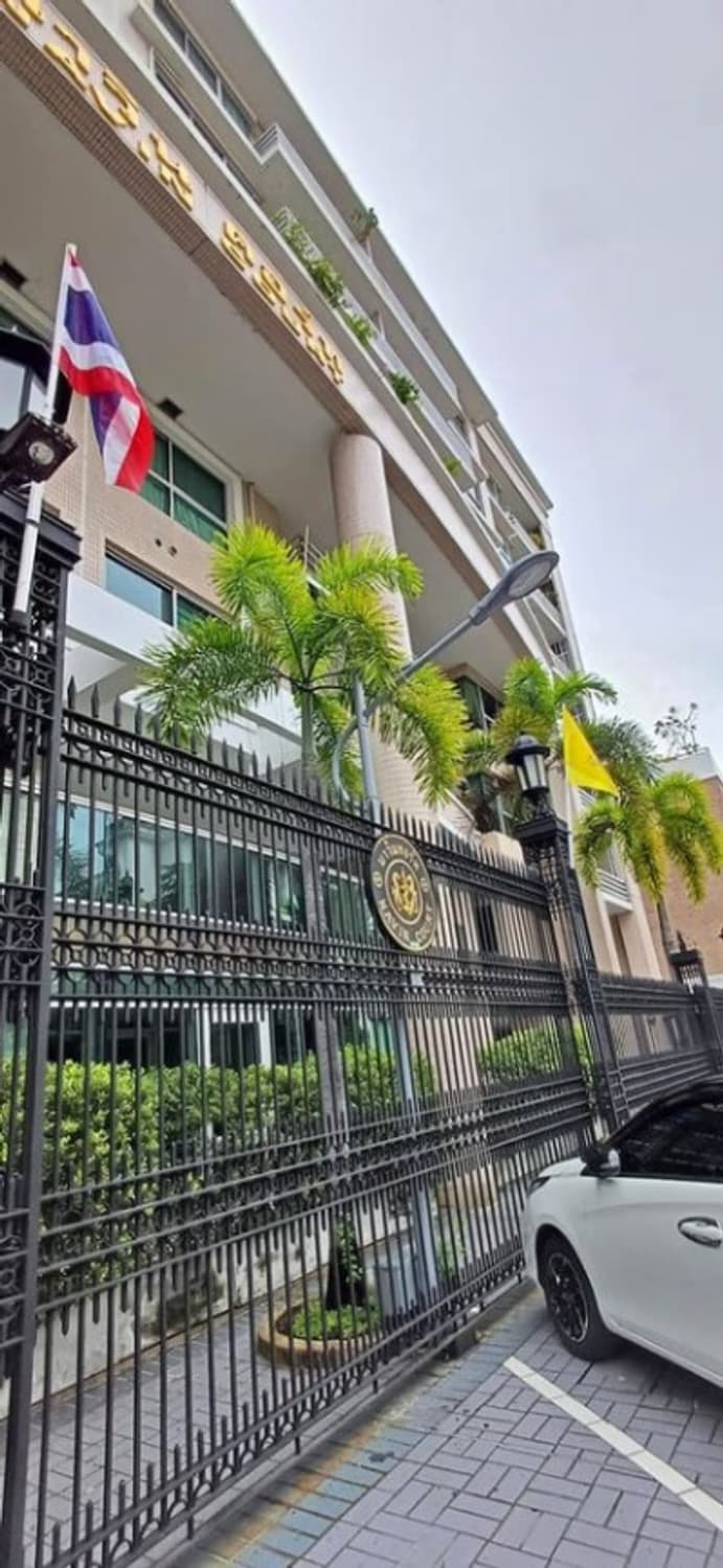 2 Bed Condo for Sale in Pathum Wan - Image 9