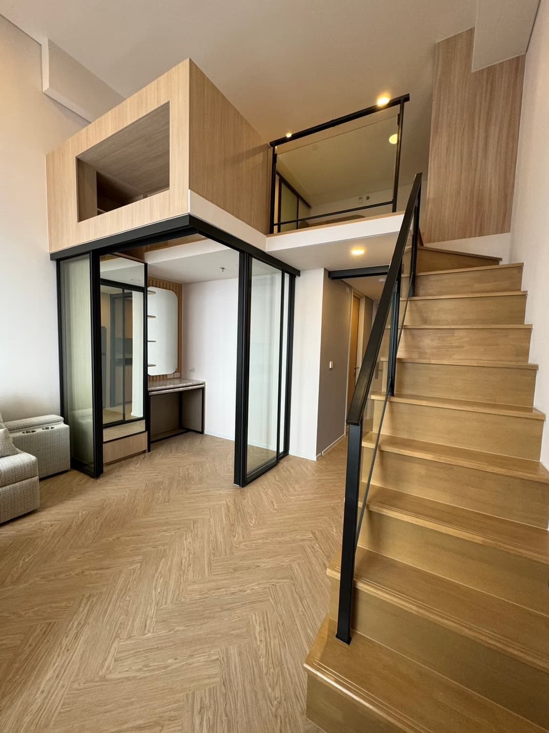 1 Bed Condo for Rent in Huai Khwang - Image 2