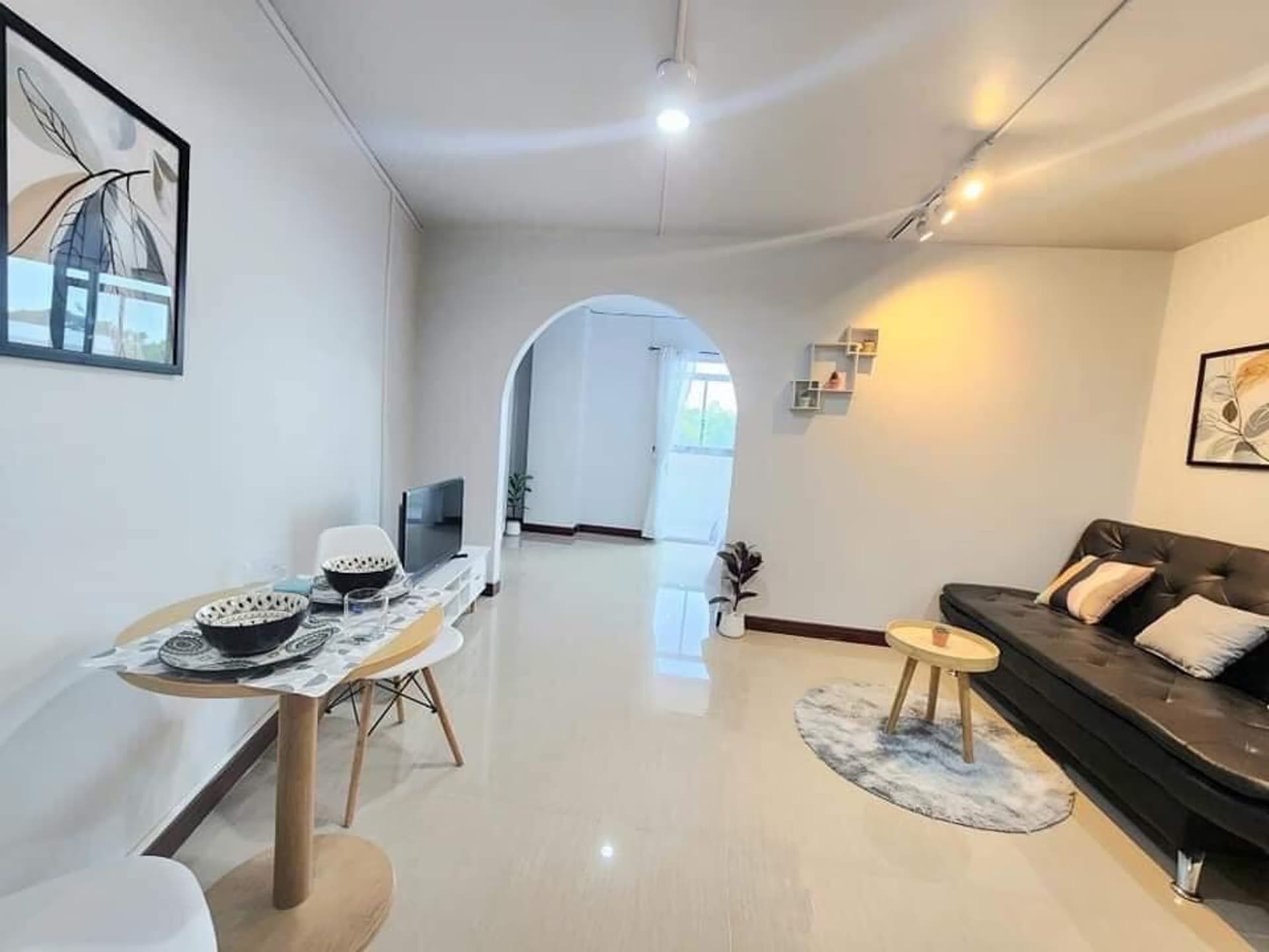 Condo for Sale, Sale w/Tenant at Lanna Condo - Image 9