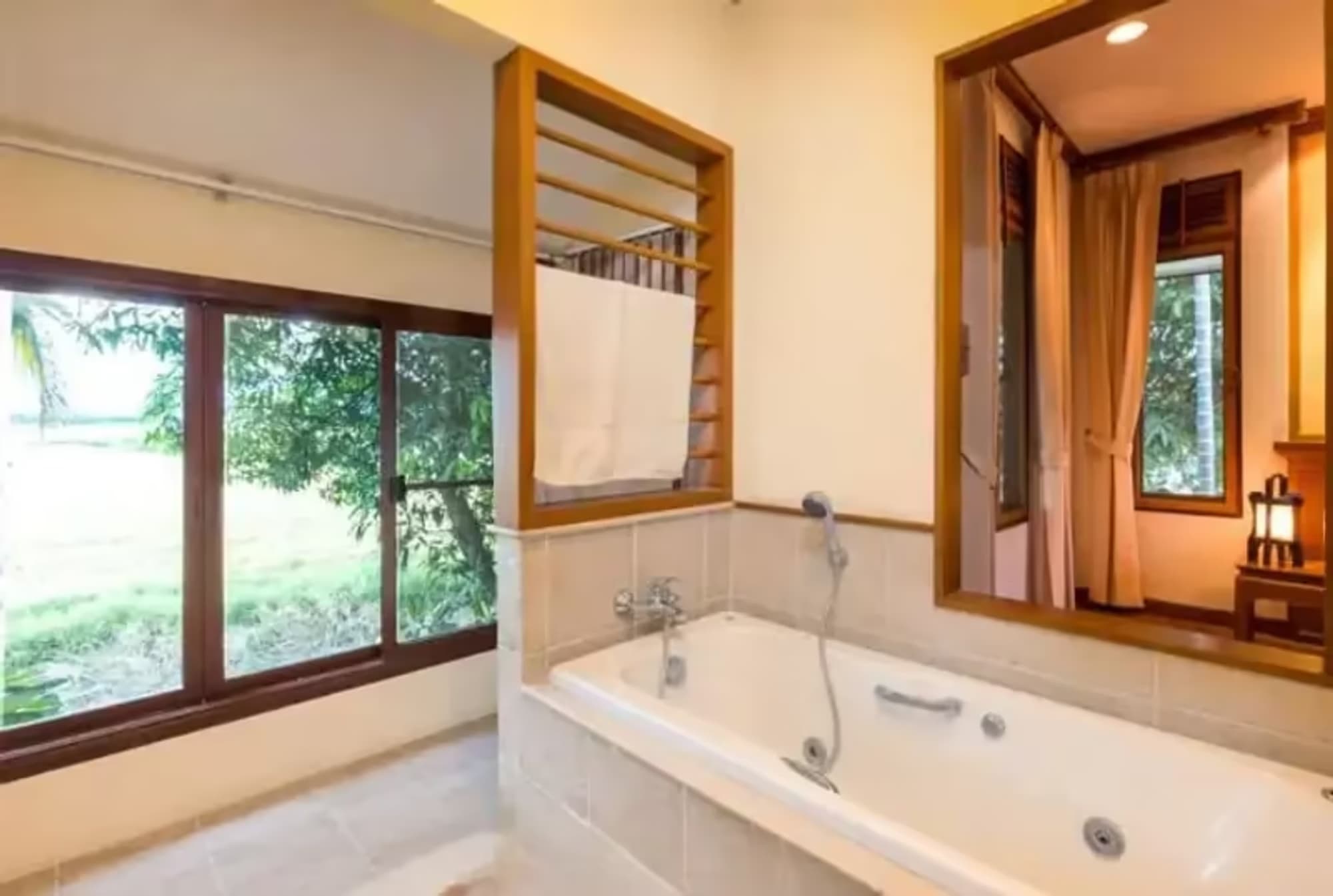 6 Bedroom House - Image 1