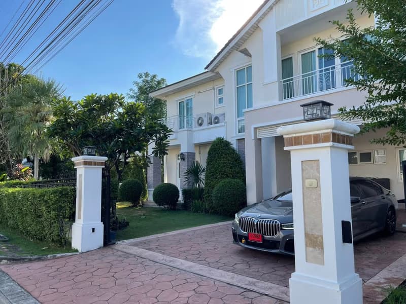 3 Bed House for Rent in Prawet