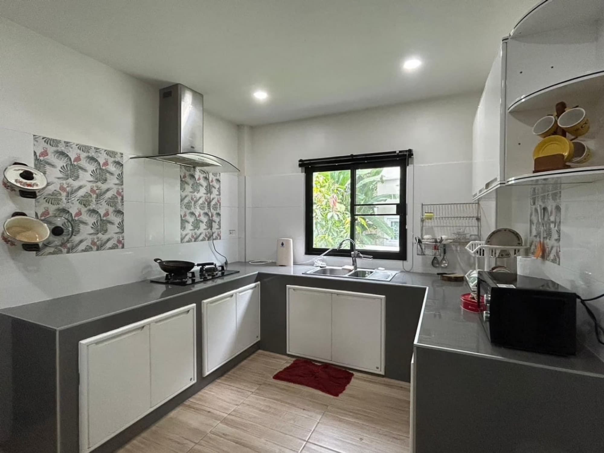 5 Bed House for Rent in Mae Rim - Image 8