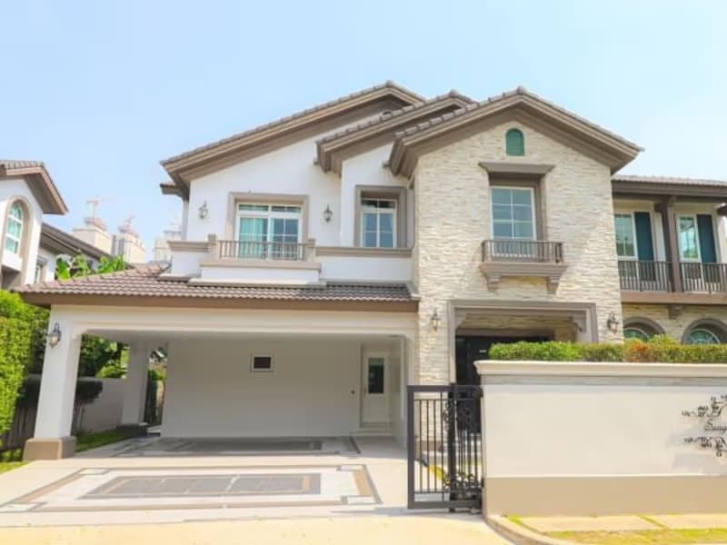 4 Bed House for Rent and Sale in Bang Na