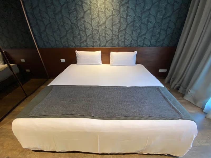 Condo for Rent at Noble Phloen Chit