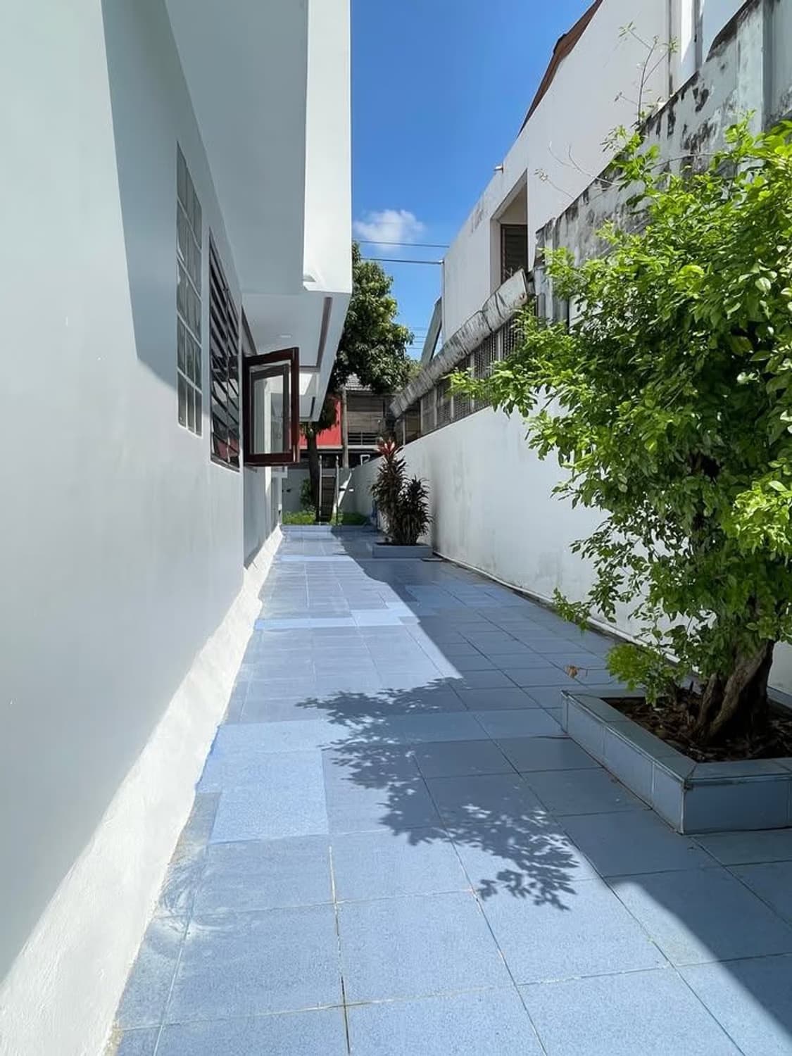 4 Bedroom House - Image 11