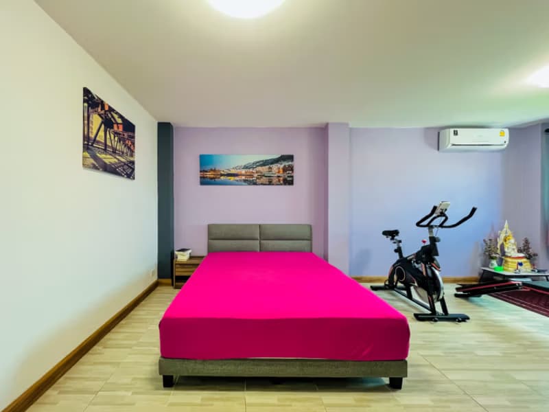 6 Bed House for Sale in Mueang Chiang Mai