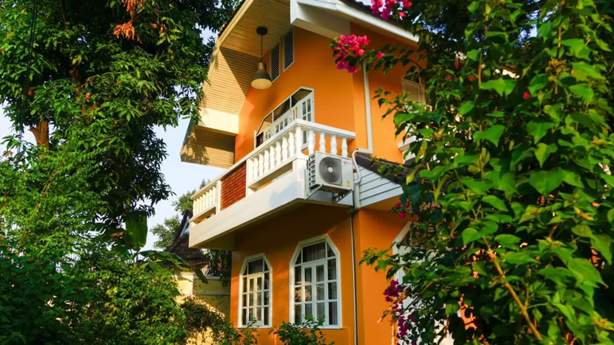 5 Bedroom House - Image 2