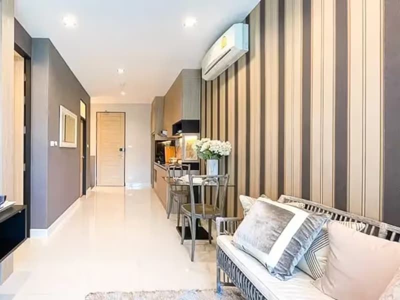 1 Bedroom Condo
