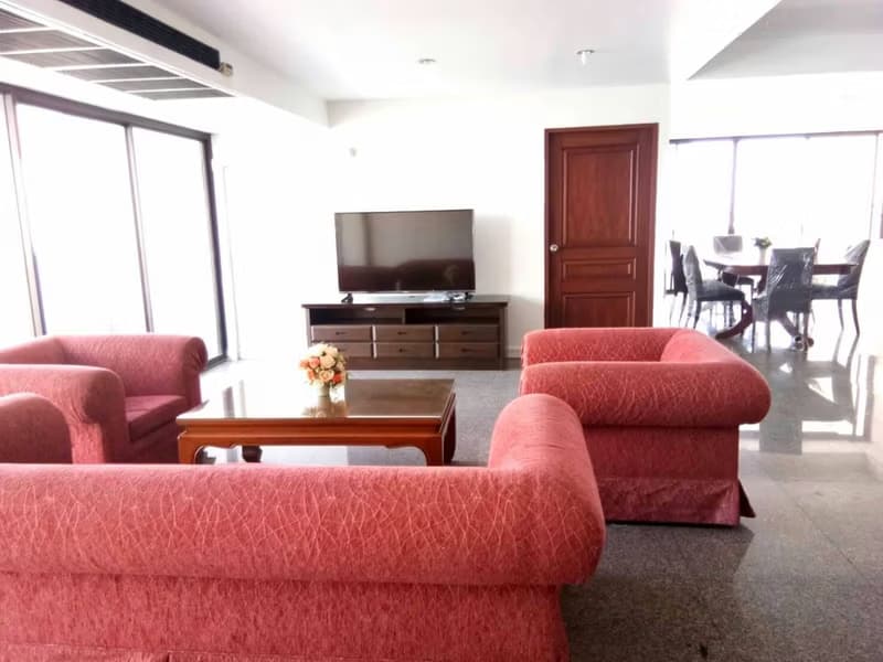 3 Bed Condo for Rent in Watthana