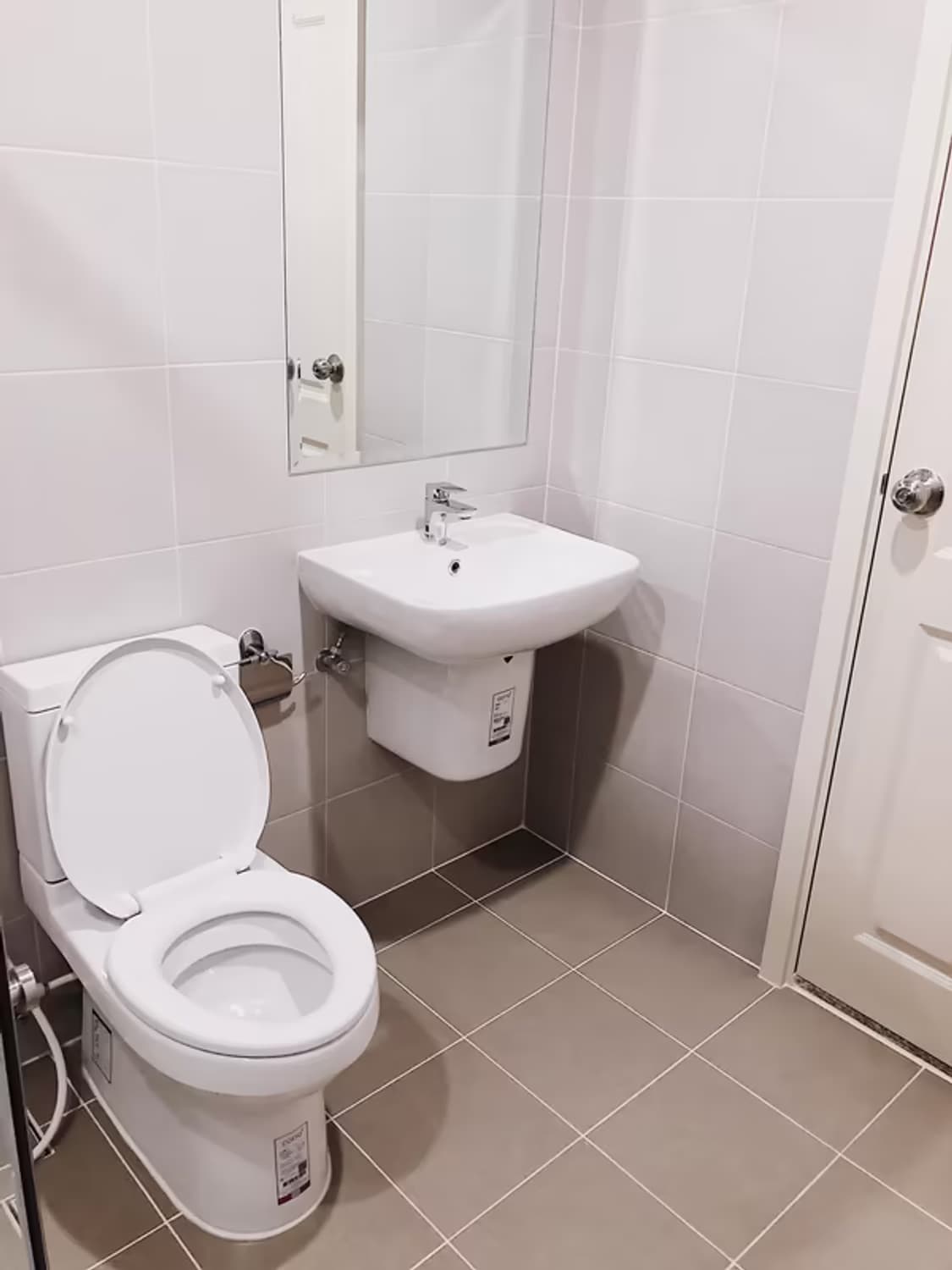 1 Bedroom Condo - Image 1
