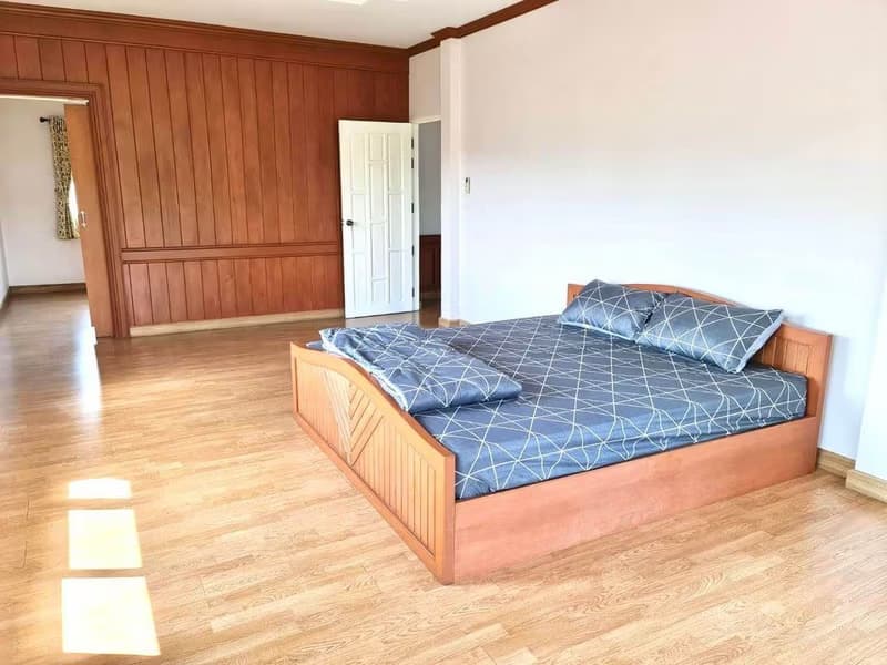 4 Bed House for Rent in San Kamphaeng District