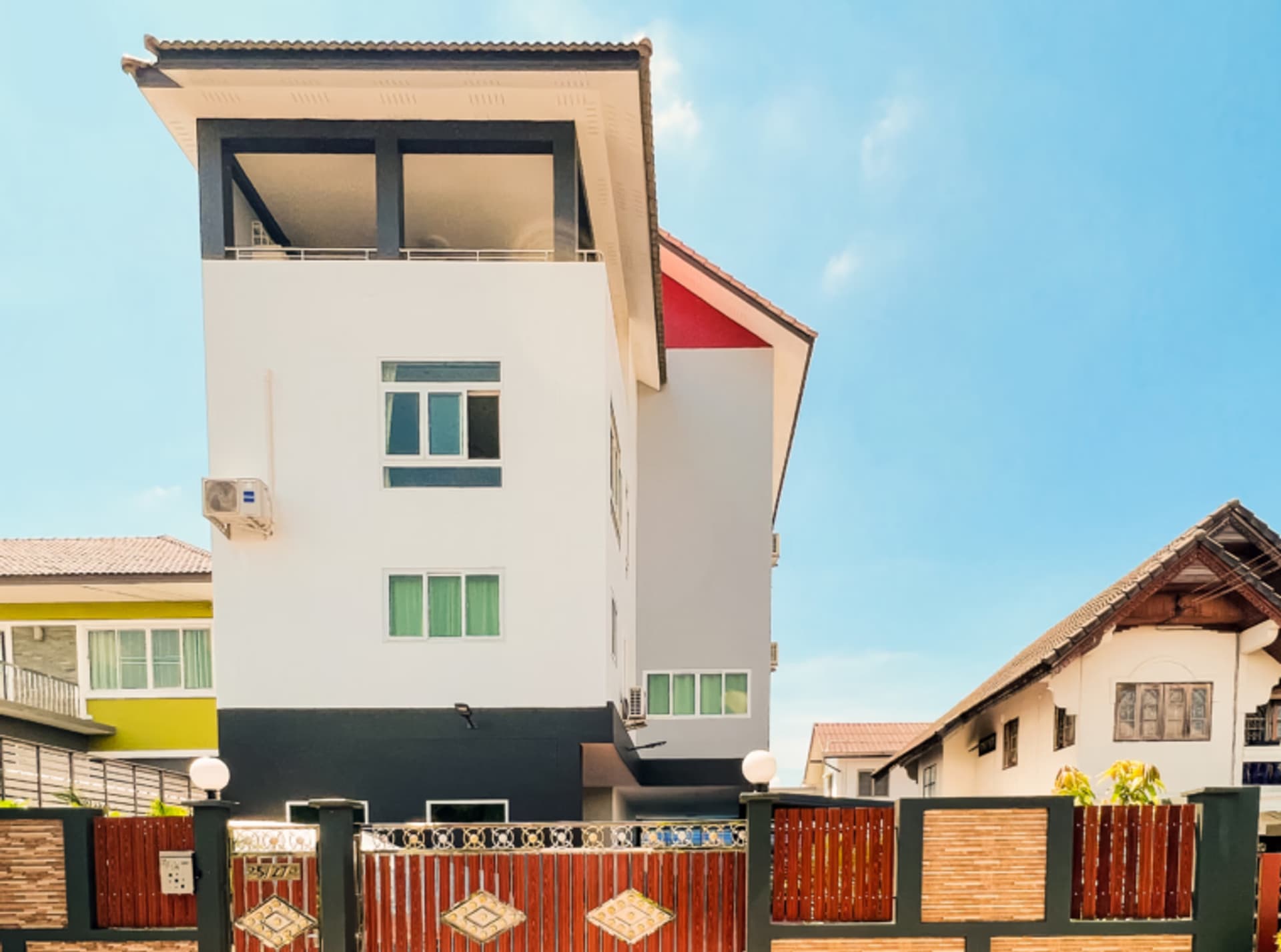 6 Bed House for Sale in Mueang Chiang Mai - Image 1
