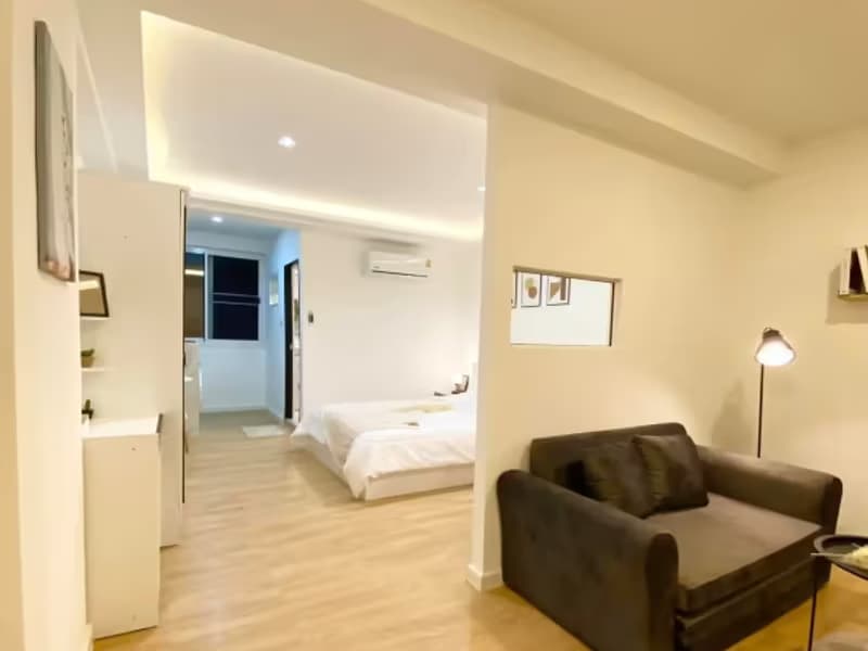 1 Bedroom Condo