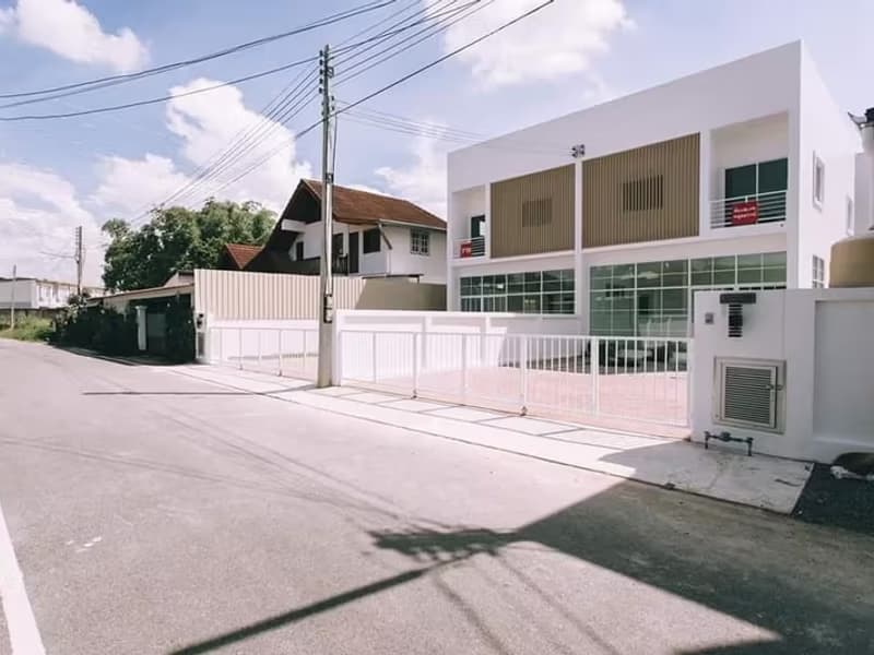 4 Bedroom Townhouse