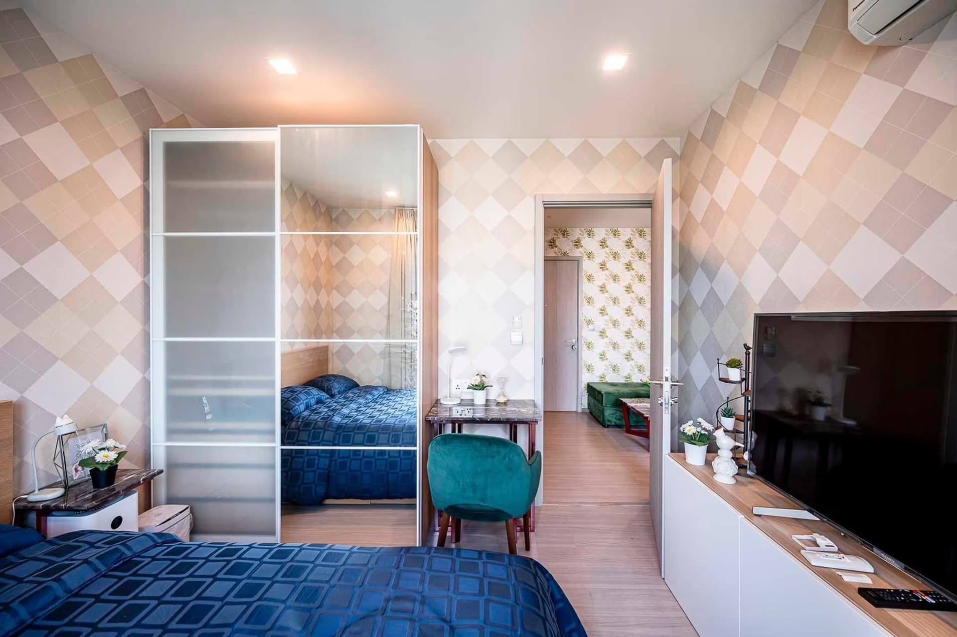 1 Bed Condo for Sale in Phra Khanong - Image 6