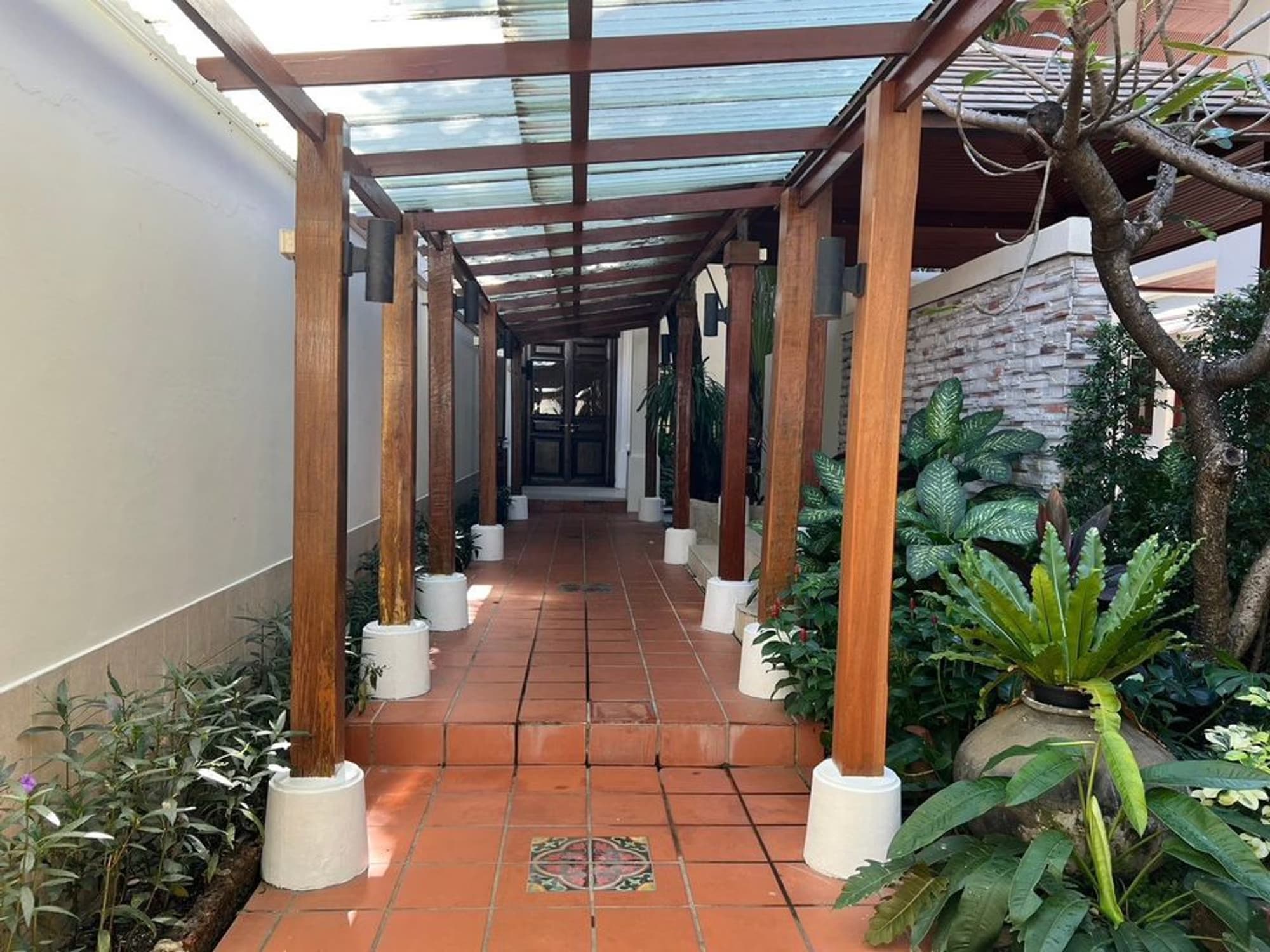 4 Bed House for Rent in Watthana - Image 11