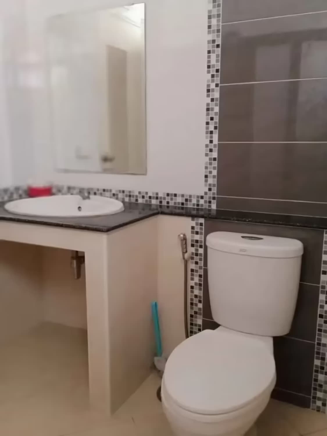 4 Bedroom House - Image 2