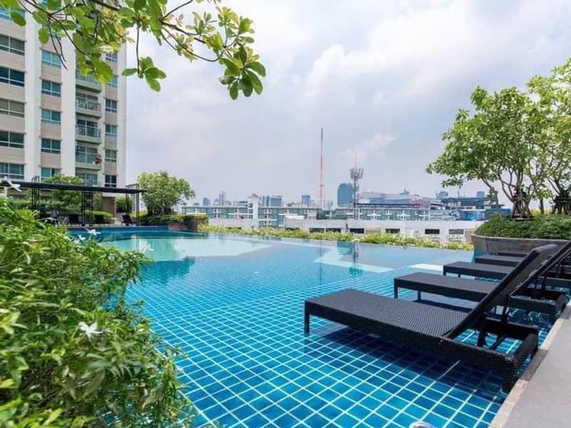 1 Bedroom Condo