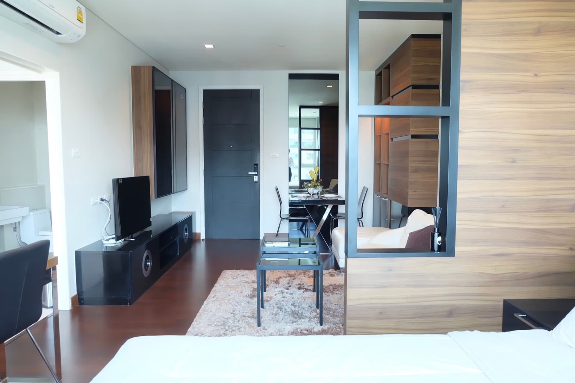 Ivy Thonglor 23 - Image 5