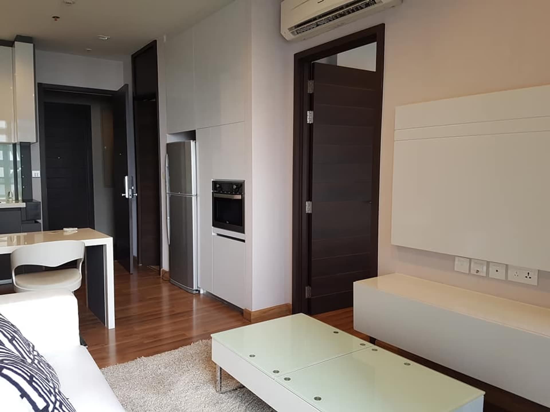 1 Bed Condo for Rent and Sale  Near Thailand Cultural Centre MRT - Image 5