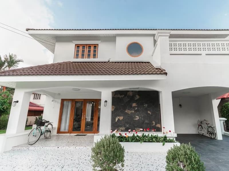 4 Bed House for Rent in Saraphi