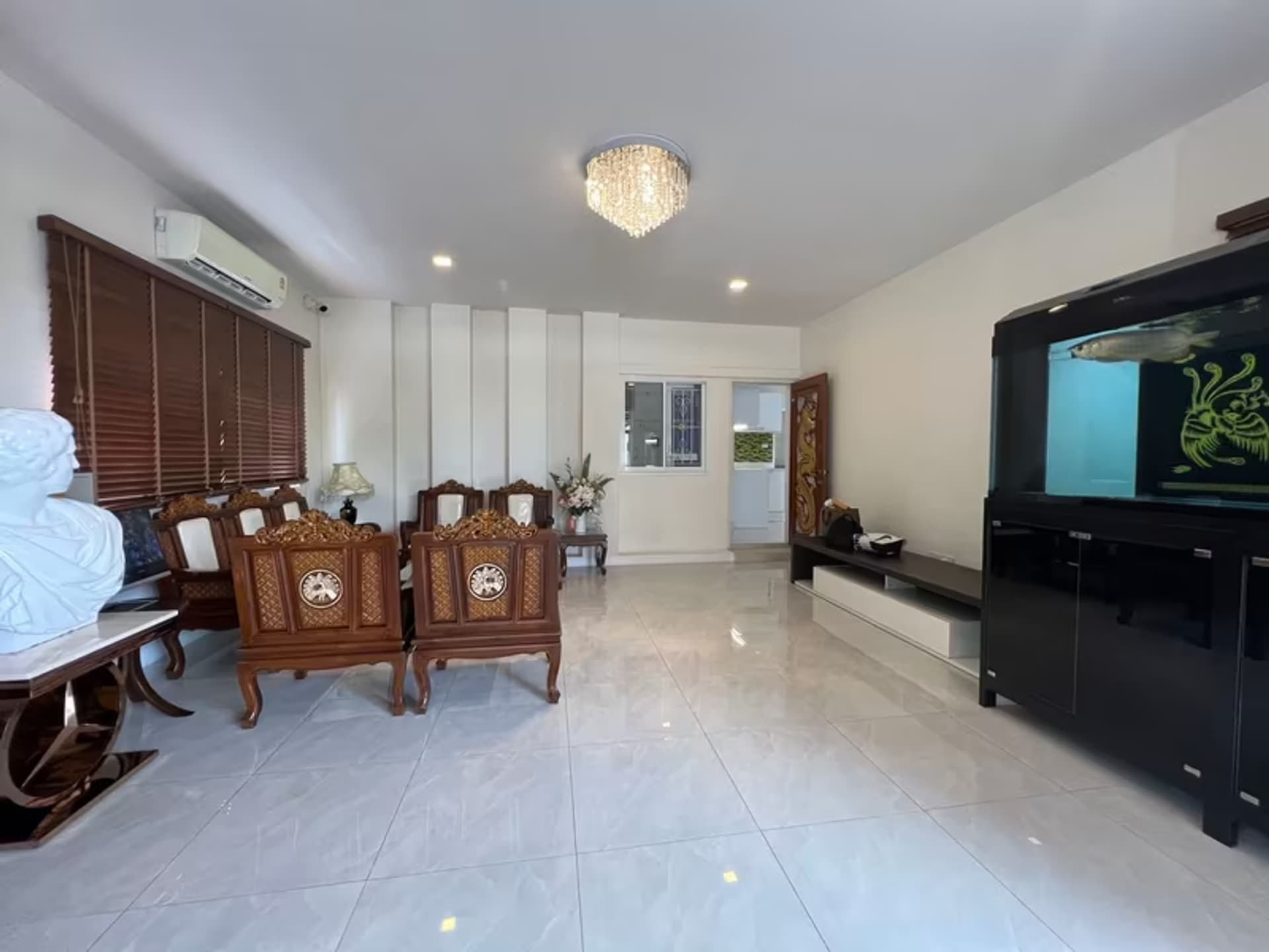4 Bedroom House - Image 31