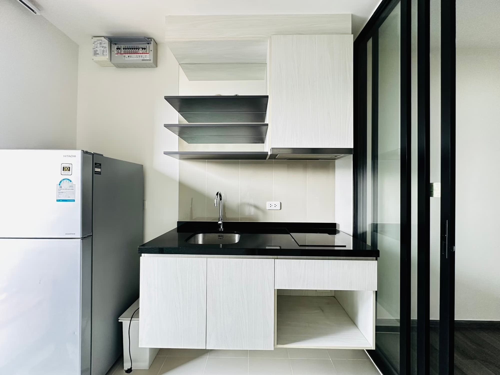 1 Bed Condo for Sale in Watthana - Image 2