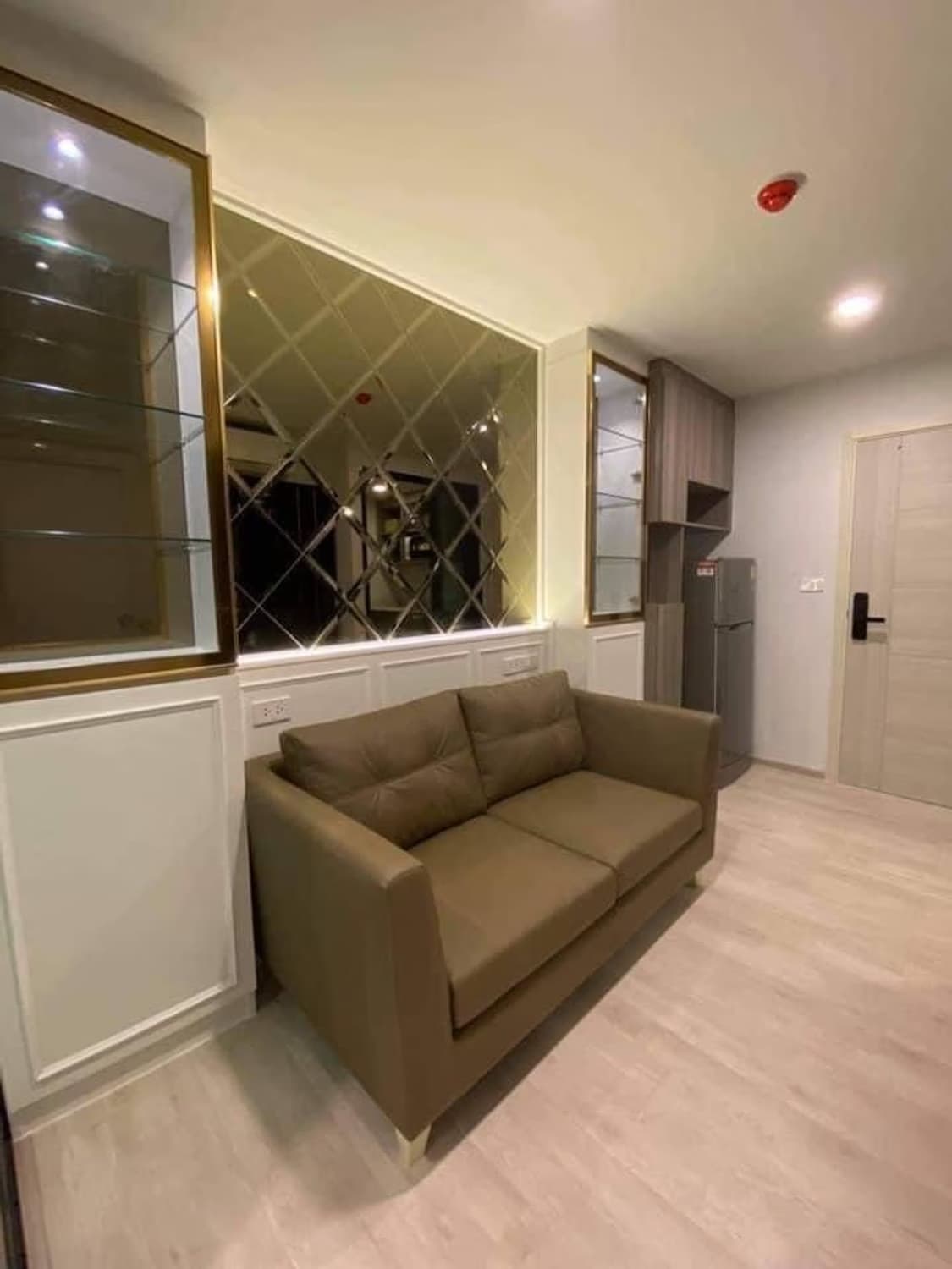 1 ห้องนอน Condo สำหรับ จำหน่าย ใกล้ Bearing BTS - Image 1