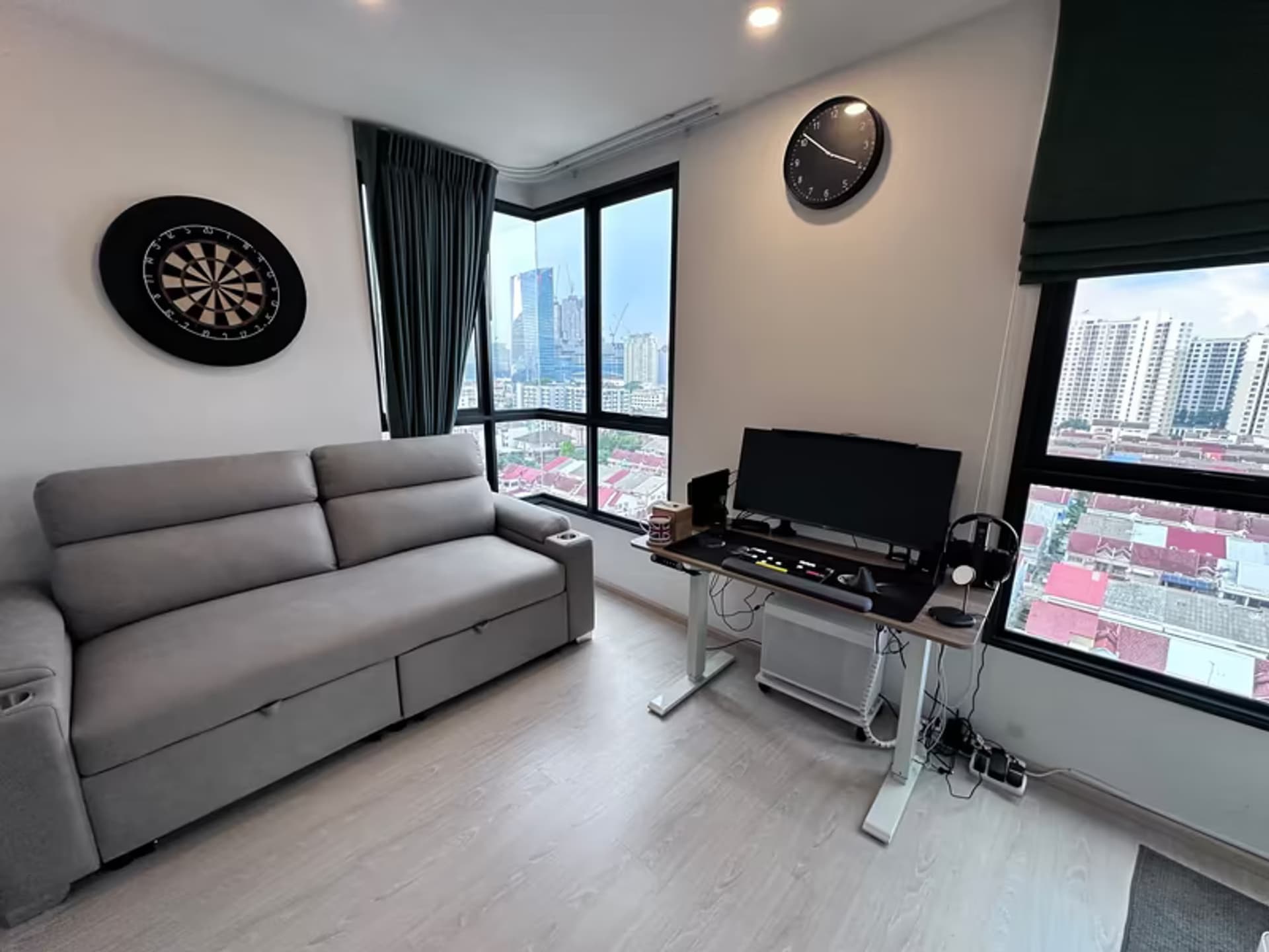 Condo for Rent at ELIO DEL NEST - Image 2