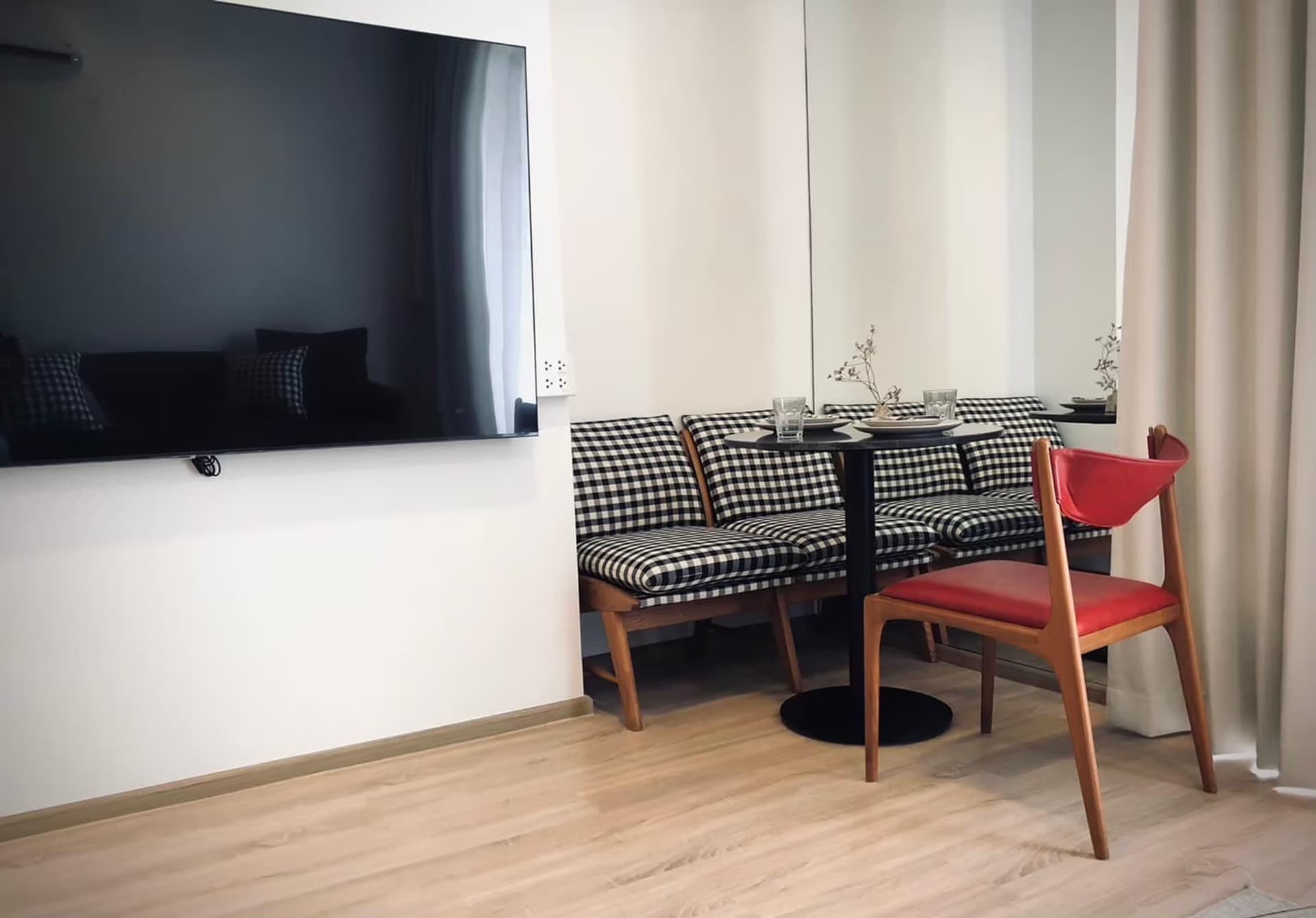 1 Bed Condo for Rent in Ratchathewi - Image 1