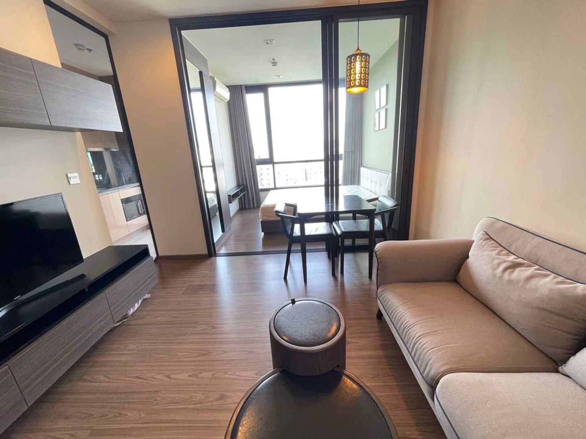 1 ห้องนอน Condo สำหรับ จำหน่าย ใกล้ Phra Khanong BTS - Image 2