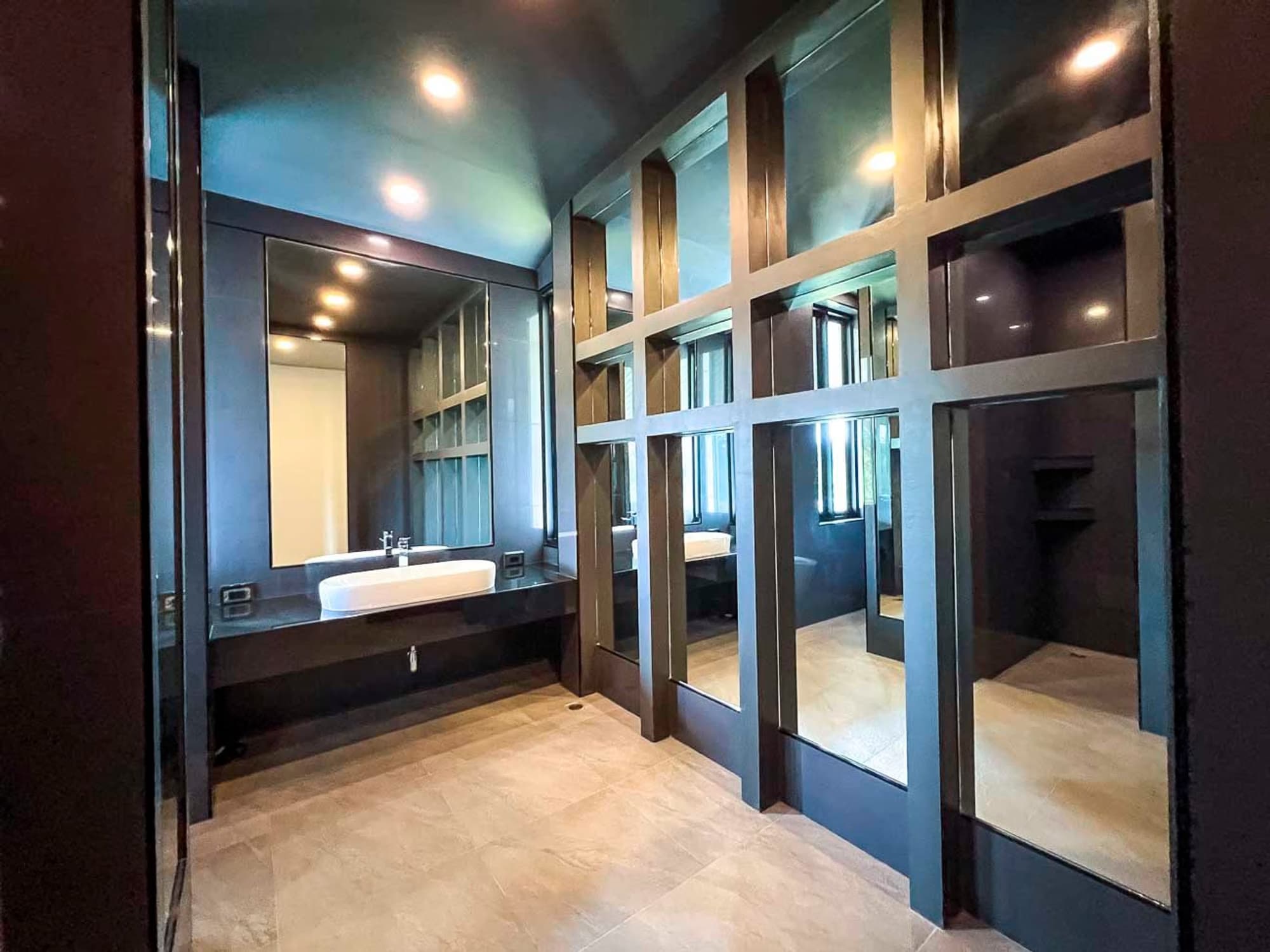 6 Bed House for Sale in Mae Rim District - Image 41