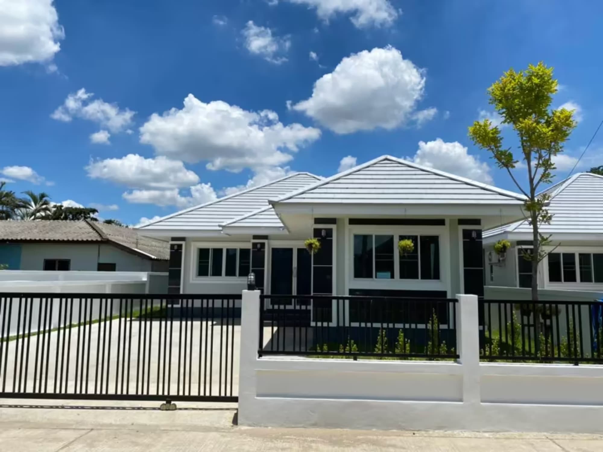 Studio for Sale in  - Image 2